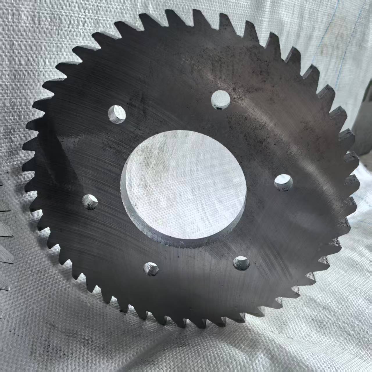 In che modo le lame cracker ottimizzate di Xinzhe Tools hanno conquistato la fiducia dei riciclatori di gomma del sud-est asiatico?